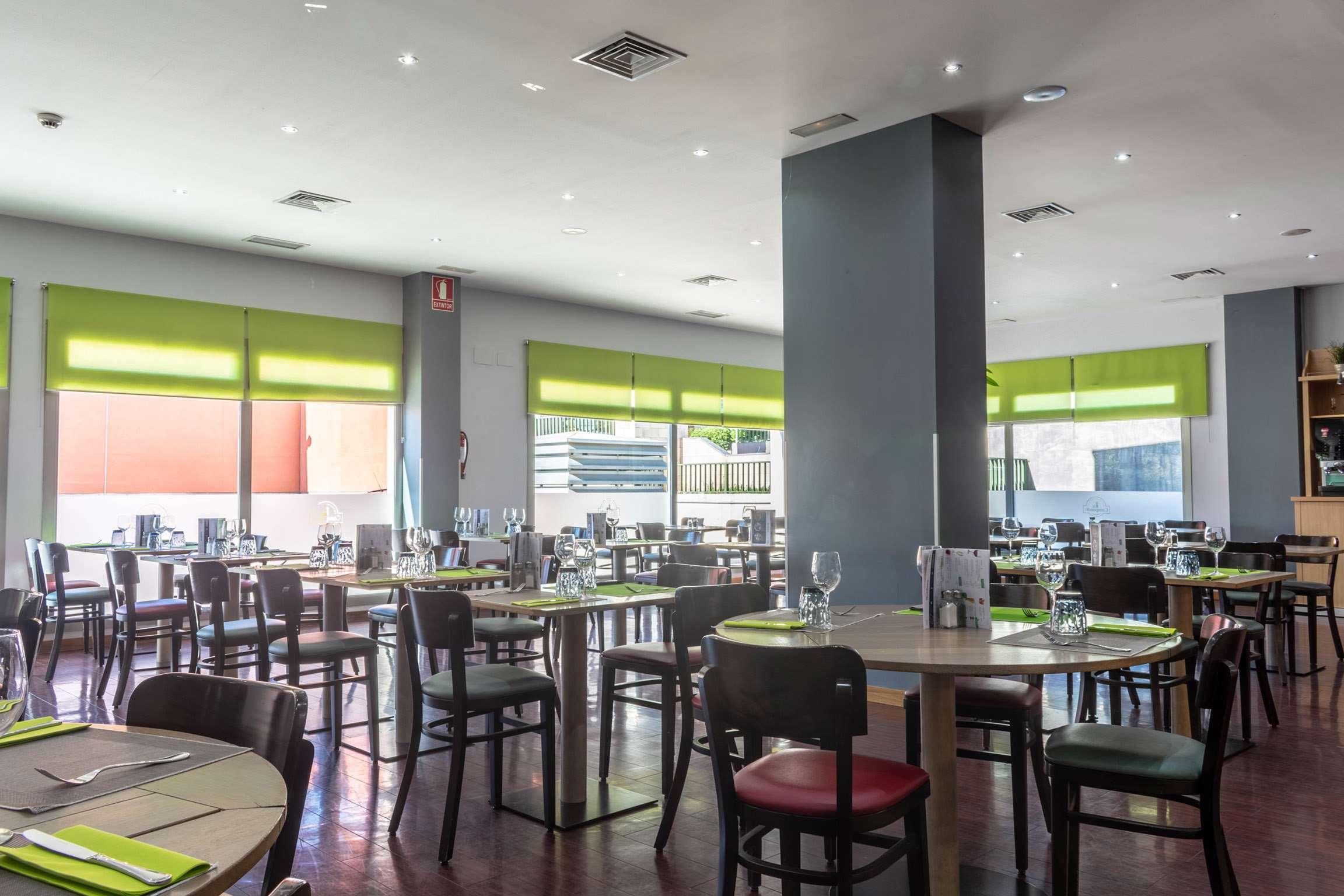 Travelodge Madrid אלקאלה דה הנארס מראה חיצוני תמונה
