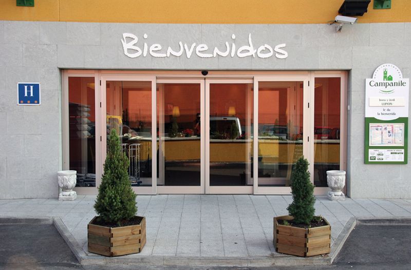 Travelodge Madrid אלקאלה דה הנארס מראה חיצוני תמונה