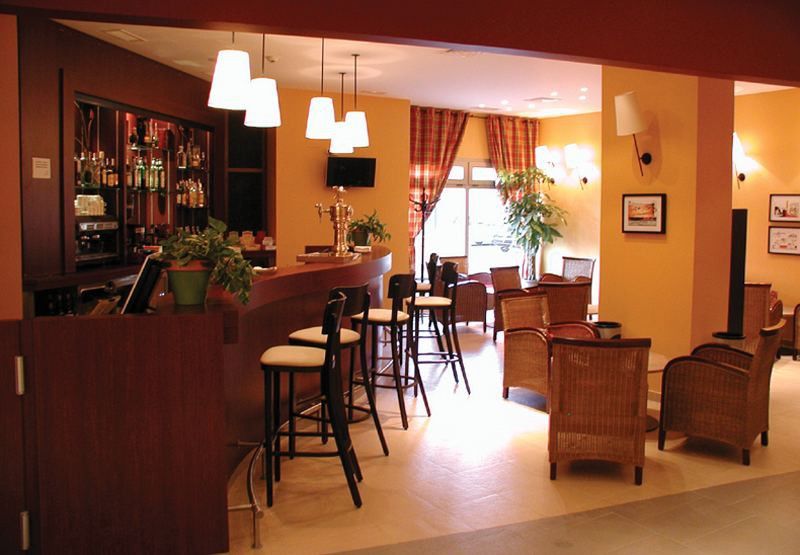 Travelodge Madrid אלקאלה דה הנארס מראה חיצוני תמונה