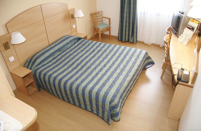 Travelodge Madrid אלקאלה דה הנארס מראה חיצוני תמונה