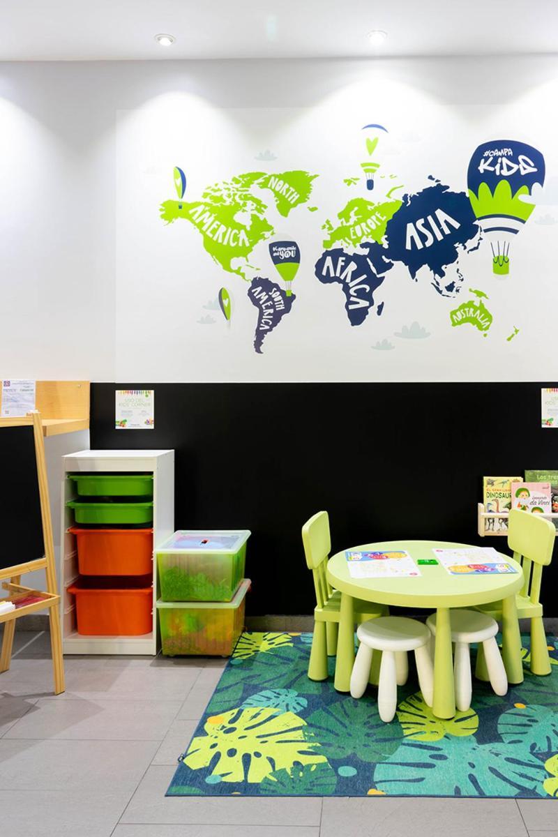 Travelodge Madrid אלקאלה דה הנארס מראה חיצוני תמונה